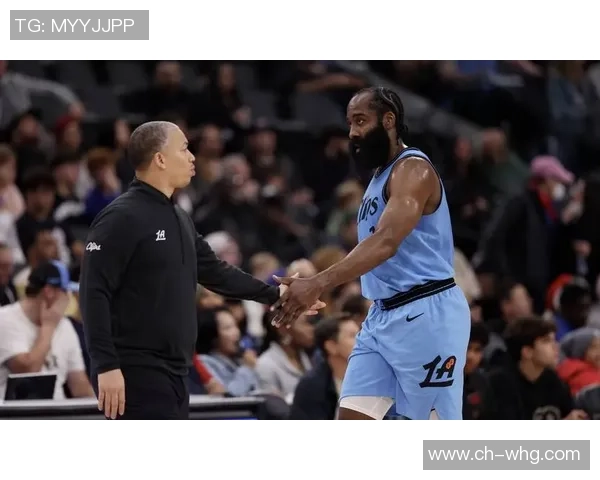 吉诺比利与哈登的对决:两代篮球巨星的风格与影响力对比分析 吉诺比利与哈登的对决:两代篮球巨星的风格与影响力对比分析