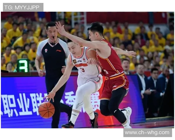 广东队与辽宁队激战第23轮争夺季后赛席位的关键之战